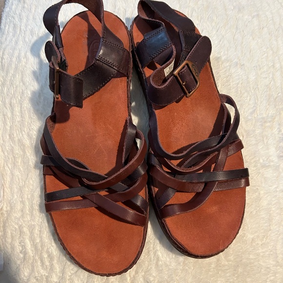 Brown Strappy Sandals CHACO size 40 used Like NEW, they have stitching. - Picture 13 of 16